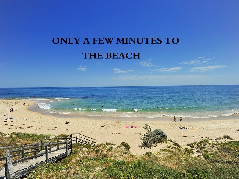 10 Allamanda Way, Halls Head WA 6210