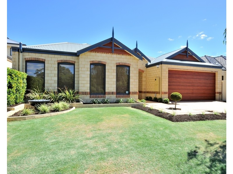 29 Leisure Way, Halls Head WA 6210
