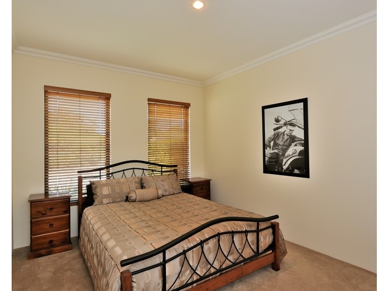 29 Leisure Way, Halls Head WA 6210