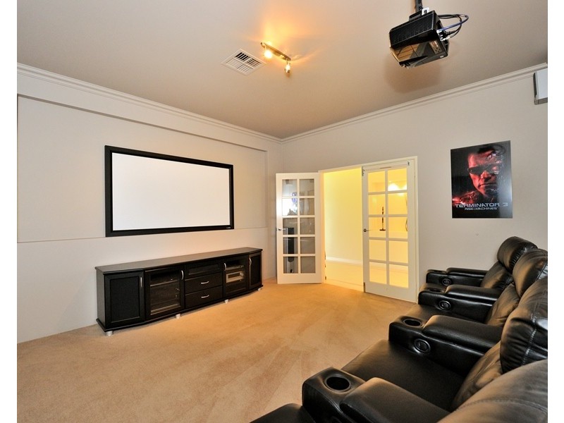 29 Leisure Way, Halls Head WA 6210