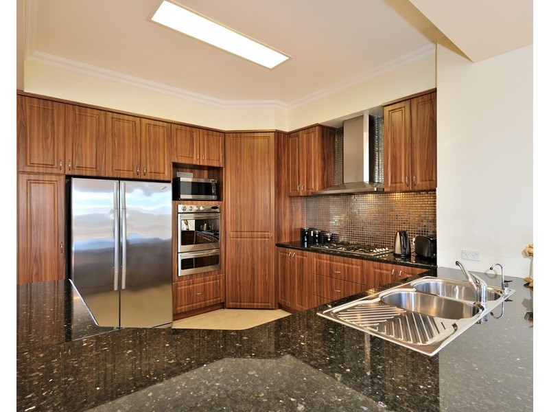 29 Leisure Way, Halls Head WA 6210