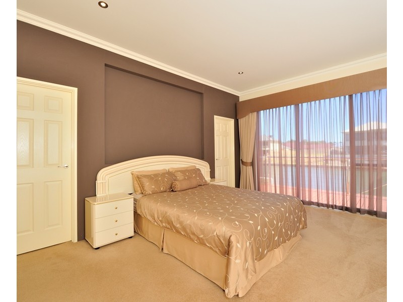 29 Leisure Way, Halls Head WA 6210