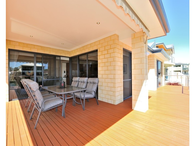 29 Leisure Way, Halls Head WA 6210