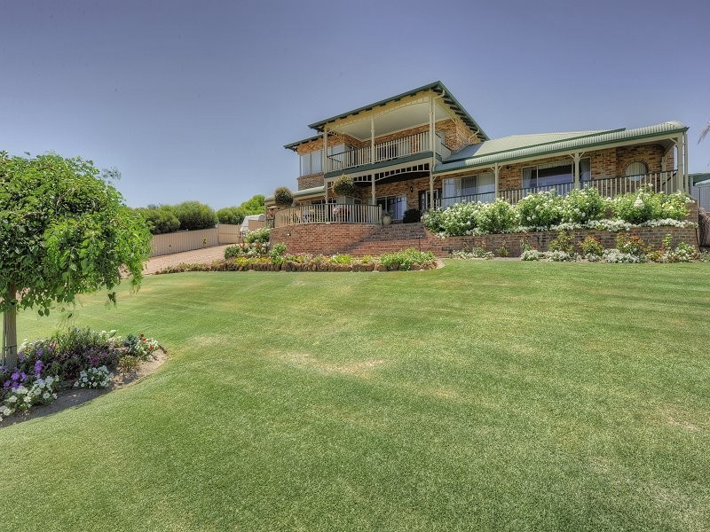 6 Botanic Close, Singleton WA 6175