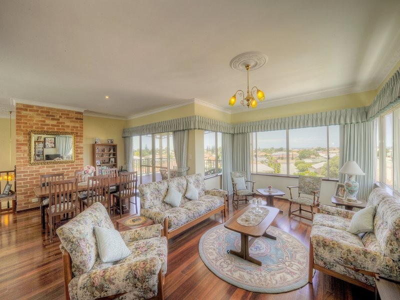 6 Botanic Close, Singleton WA 6175