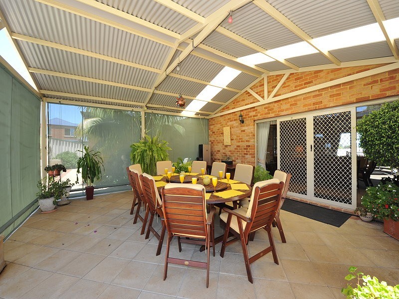 6 Botanic Close, Singleton WA 6175