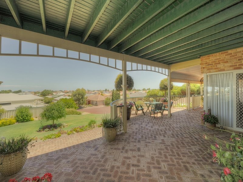 6 Botanic Close, Singleton WA 6175