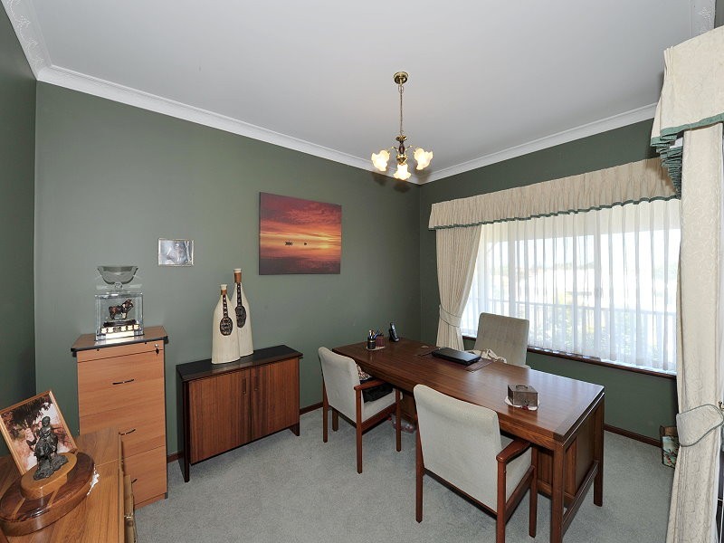 6 Botanic Close, Singleton WA 6175