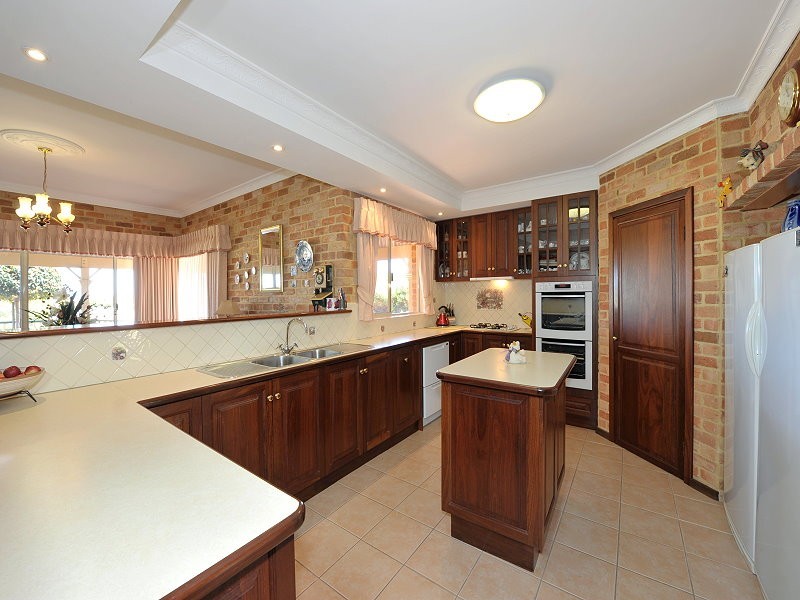 6 Botanic Close, Singleton WA 6175