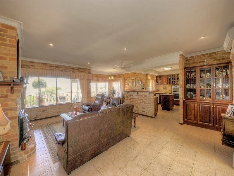 6 Botanic Close, Singleton WA 6175