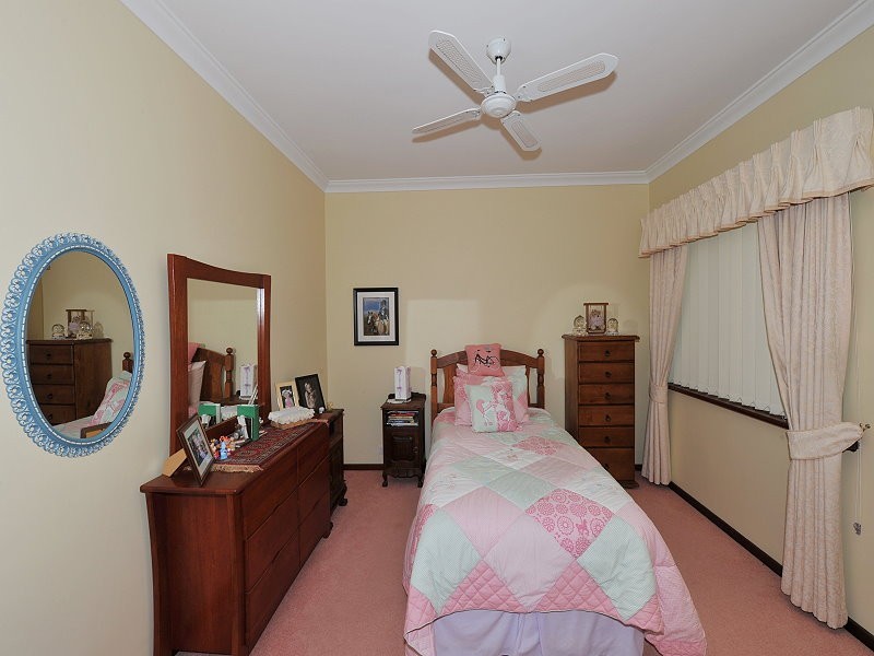 6 Botanic Close, Singleton WA 6175