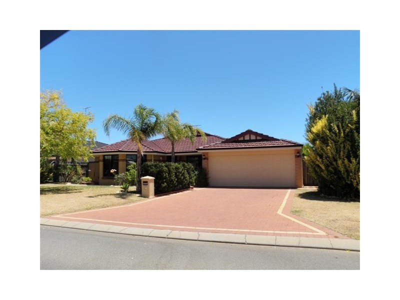 16 Seaforth Drive, Halls Head WA 6210