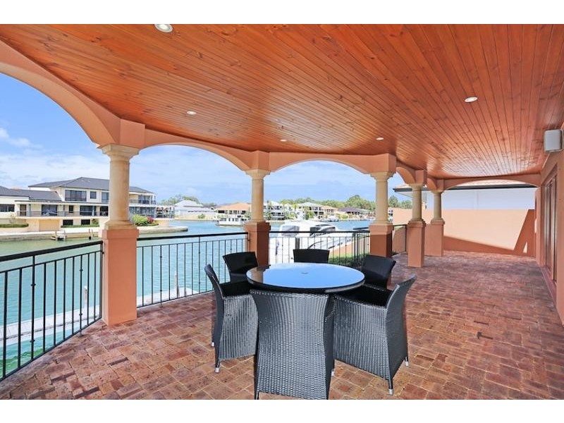 14 Picaroon Place, Halls Head WA 6210