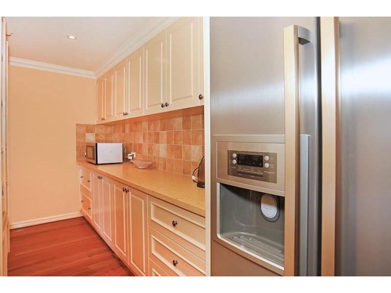 14 Picaroon Place, Halls Head WA 6210