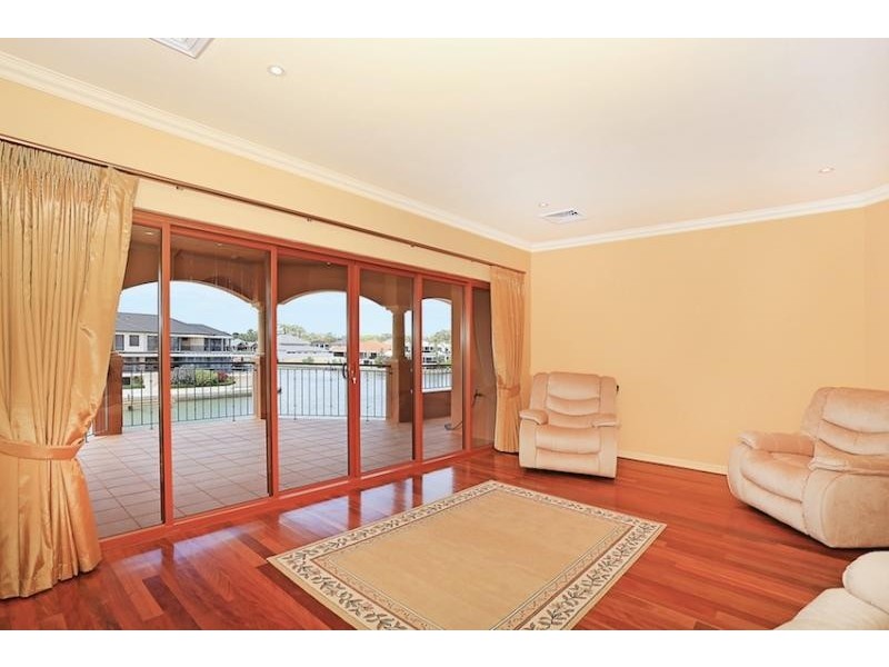 14 Picaroon Place, Halls Head WA 6210