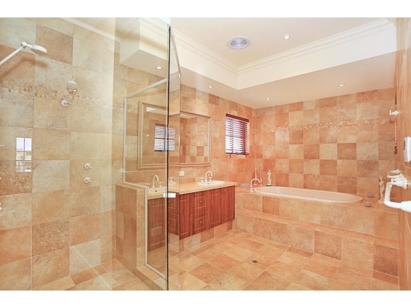 14 Picaroon Place, Halls Head WA 6210