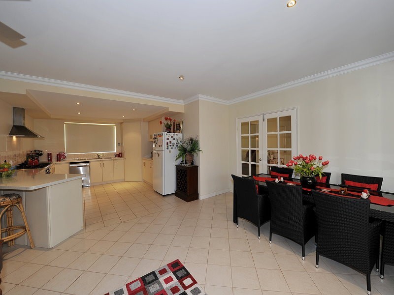 60 Silverton Crescent, Erskine WA 6210