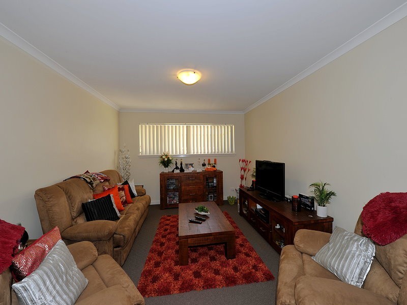 60 Silverton Crescent, Erskine WA 6210