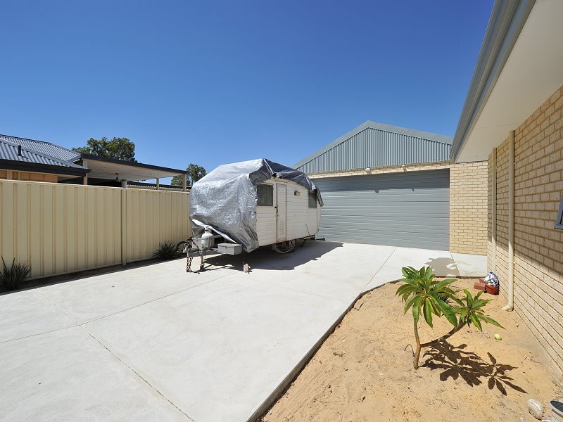 60 Silverton Crescent, Erskine WA 6210