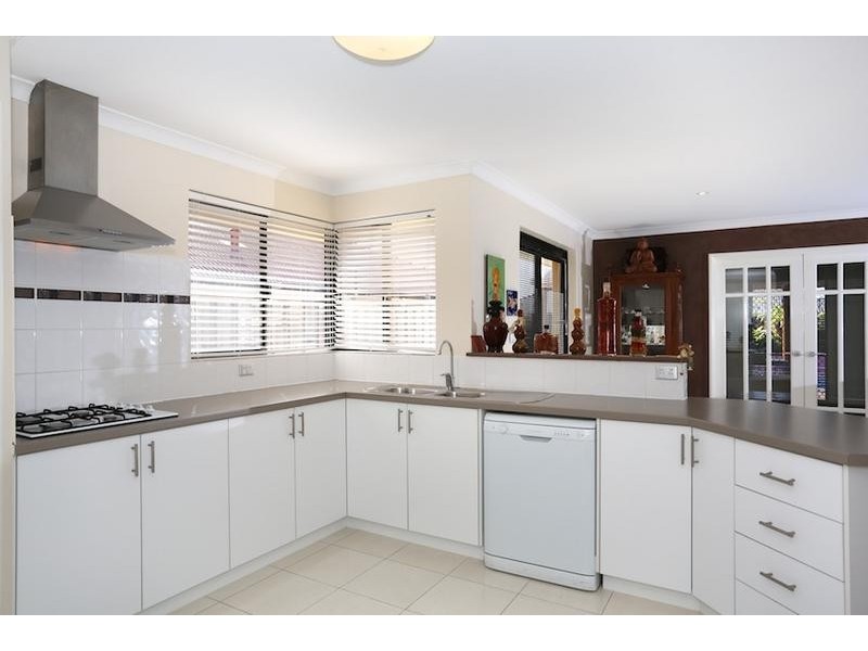 24 Adriana Way, Halls Head WA 6210