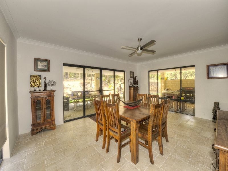 4 Yalgorup Drive, Bouvard WA 6211