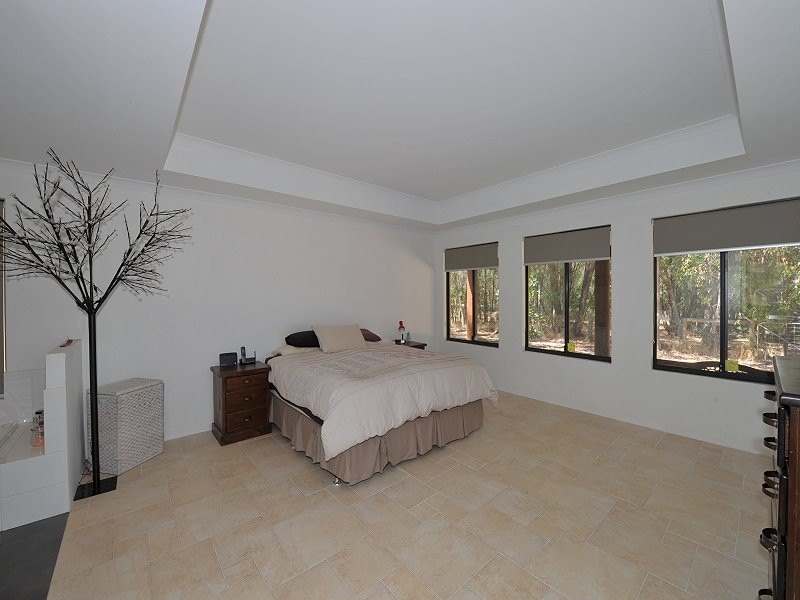 4 Yalgorup Drive, Bouvard WA 6211