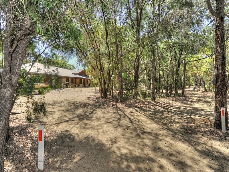 4 Yalgorup Drive, Bouvard WA 6211