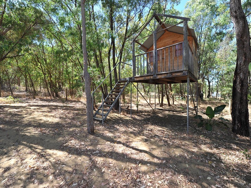 4 Yalgorup Drive, Bouvard WA 6211