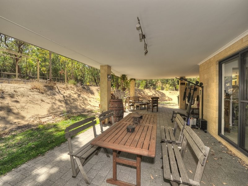 4 Yalgorup Drive, Bouvard WA 6211