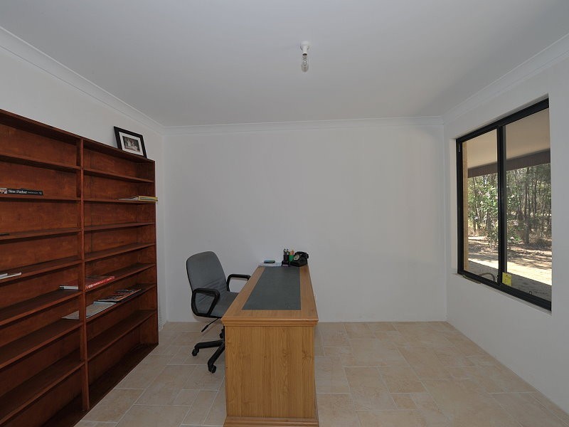 4 Yalgorup Drive, Bouvard WA 6211