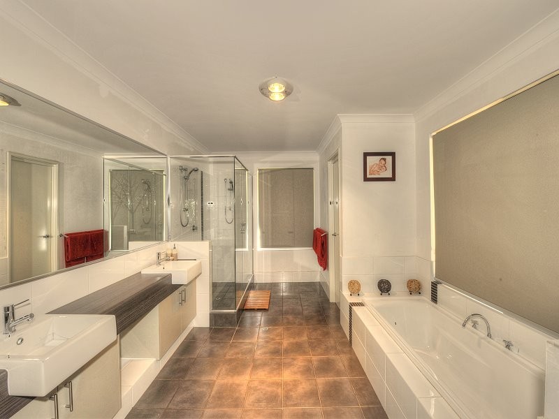 4 Yalgorup Drive, Bouvard WA 6211