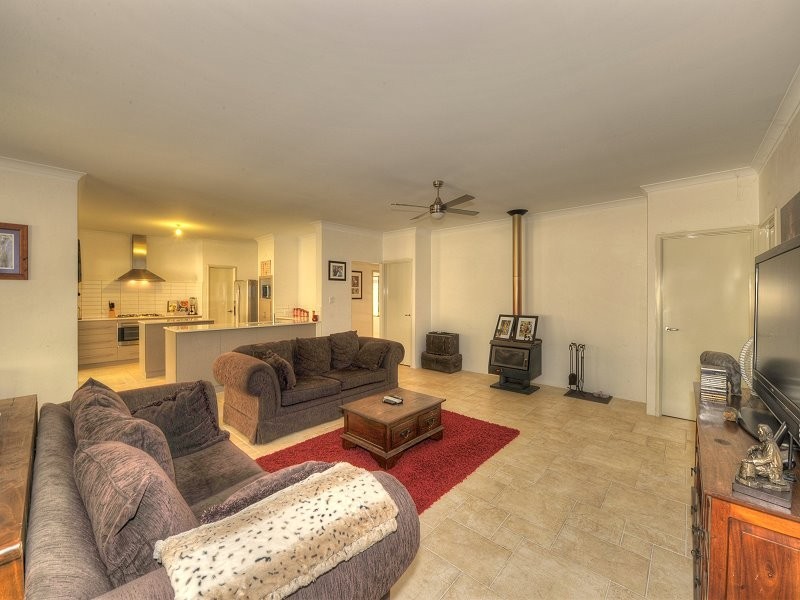 4 Yalgorup Drive, Bouvard WA 6211