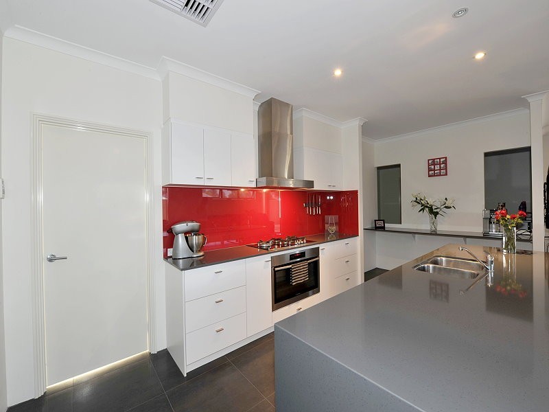 19 Chieftain Pass, Madora Bay WA 6210