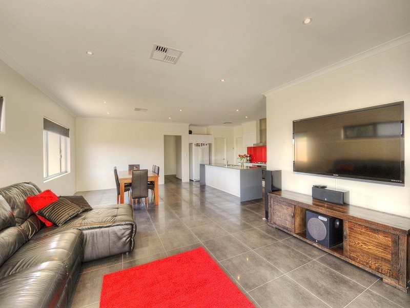 19 Chieftain Pass, Madora Bay WA 6210