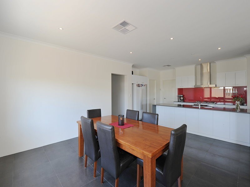 19 Chieftain Pass, Madora Bay WA 6210