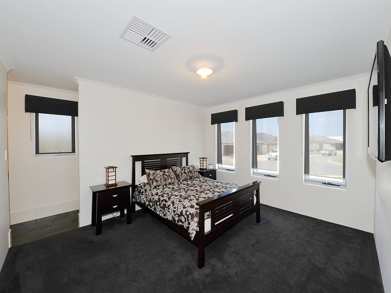 19 Chieftain Pass, Madora Bay WA 6210