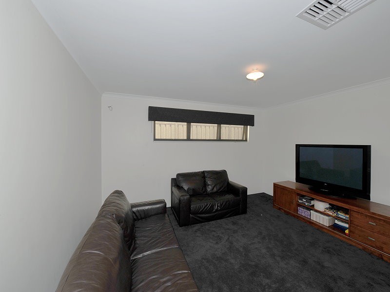 19 Chieftain Pass, Madora Bay WA 6210