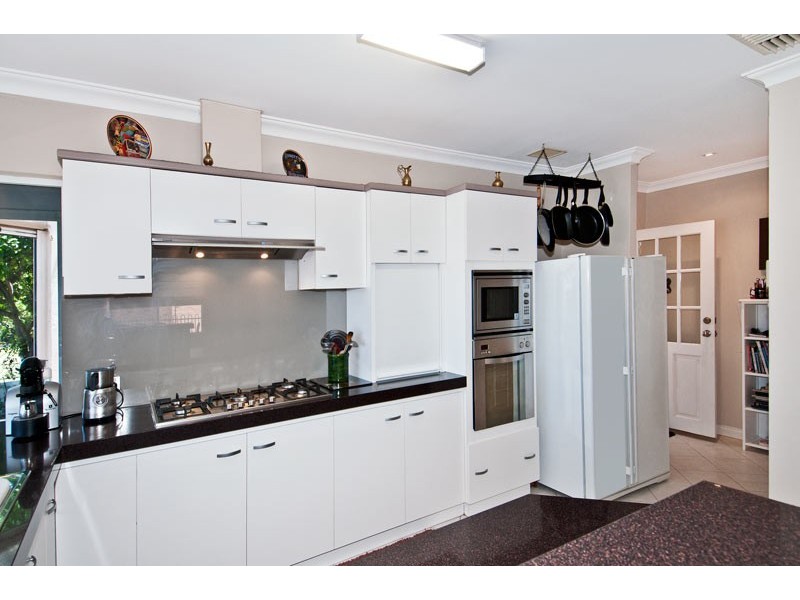 115 Leslie Street, Dudley Park WA 6210