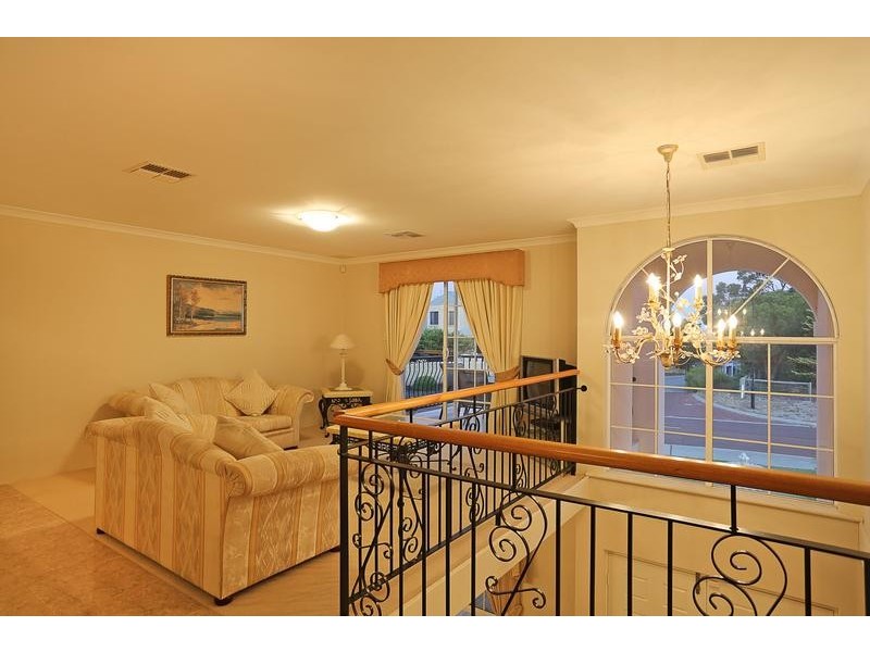 47 Buckingham Drive, Wannanup WA 6210