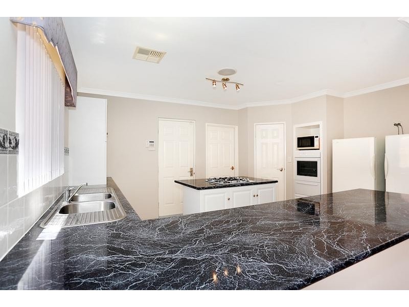 47 Buckingham Drive, Wannanup WA 6210