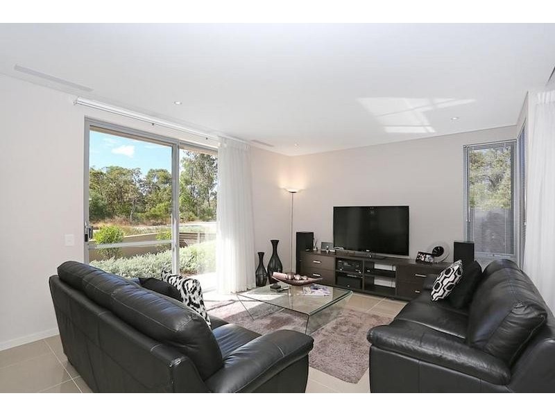 84 Whimbrel Crescent, Coodanup WA 6210