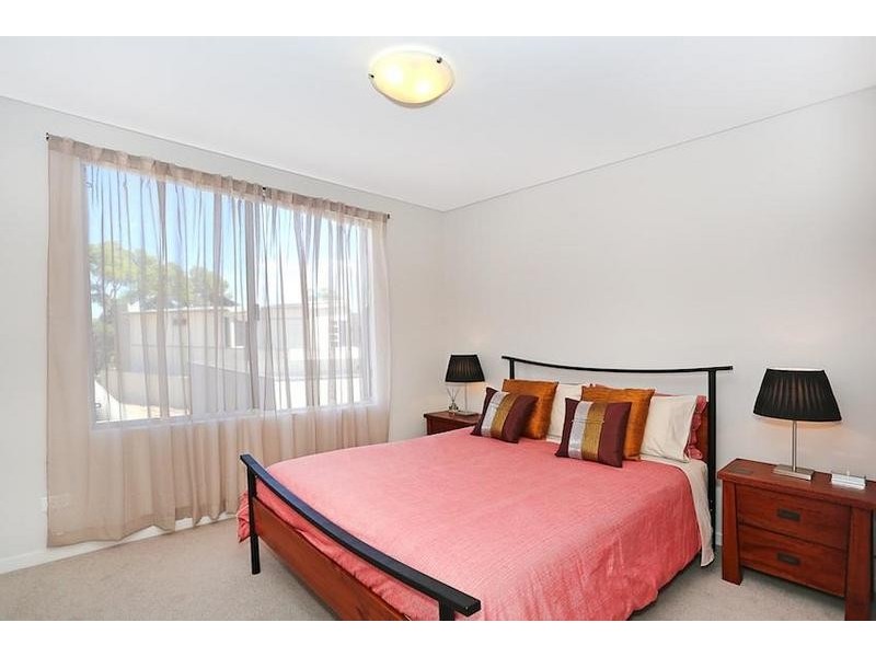 84 Whimbrel Crescent, Coodanup WA 6210