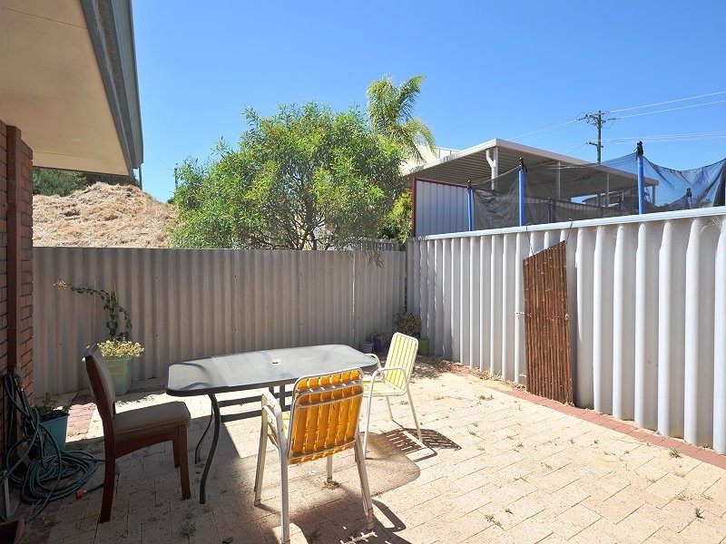 2/139 Mclarty Road, Halls Head WA 6210