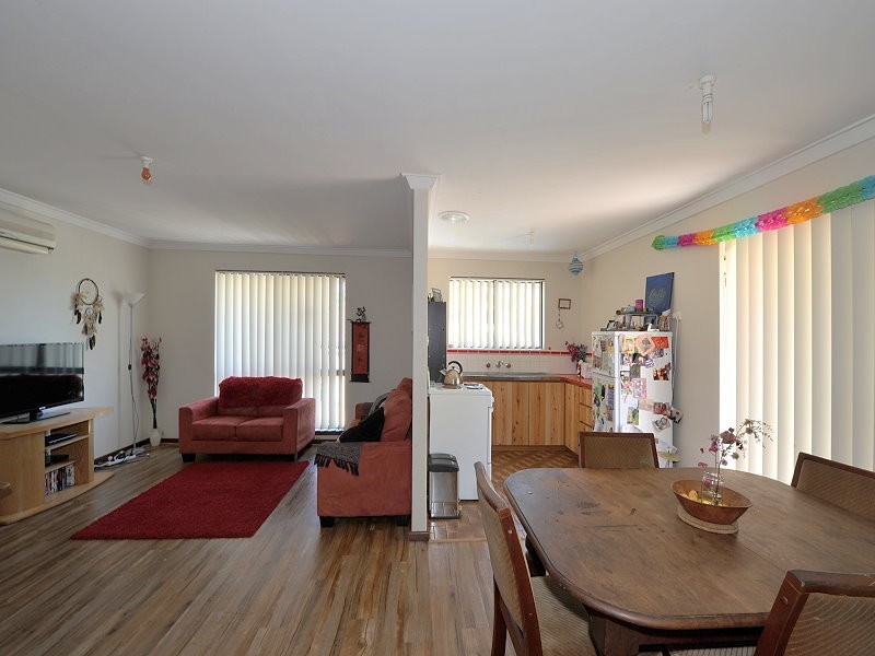 2/139 Mclarty Road, Halls Head WA 6210
