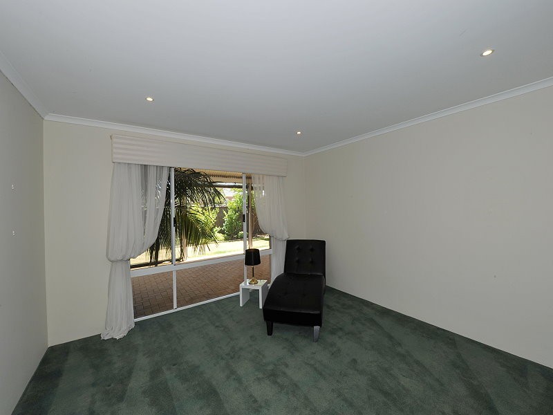 1 Brouwer Trail, Dudley Park WA 6210