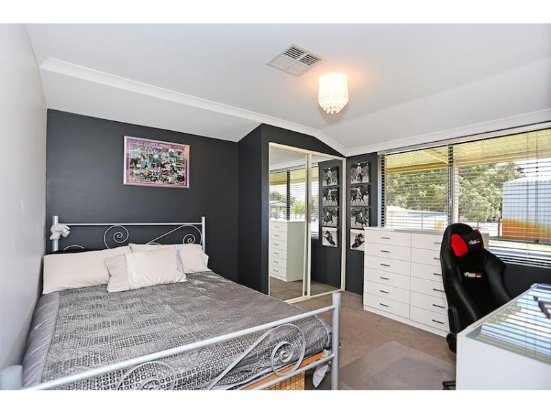38 Tranquil Retreat, Barragup WA 6209
