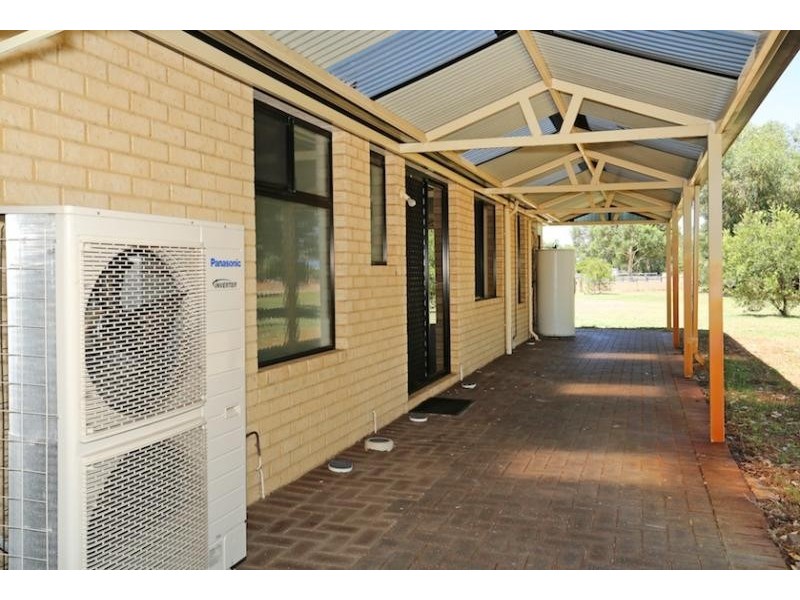 38 Tranquil Retreat, Barragup WA 6209