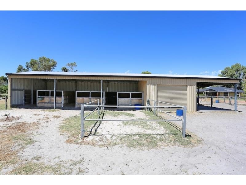 38 Tranquil Retreat, Barragup WA 6209