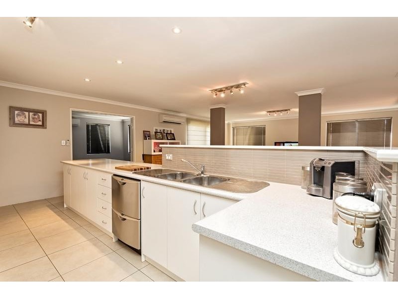 10 Bertha Loop, Dudley Park WA 6210