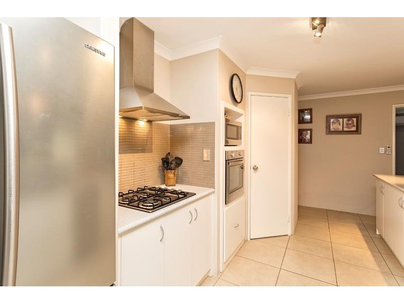 10 Bertha Loop, Dudley Park WA 6210